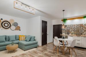 CoZee Studio - In inima Brasovului