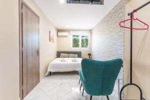 AIOLOS LUXURY alimos kalamaki market apartment 3 near the sea