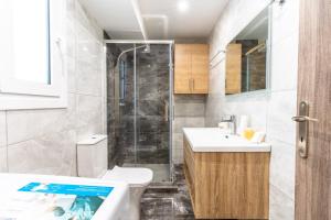 AIOLOS LUXURY alimos kalamaki market apartment 3 near the sea