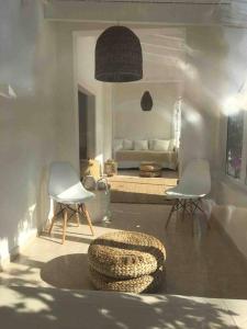 Private beautiful house - ( nice swimming Pool)