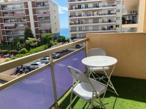 Appartements Walk to Beach T2 Climatise, Vue mer, Parking Prive : photos des chambres