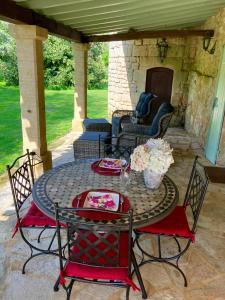 Maisons de vacances Le Petit Chateau - adults only property : photos des chambres