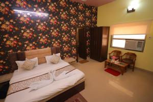 Hotel Mukund Priya- Near Krishna Janam Bhoomi