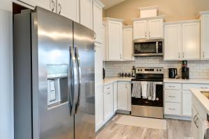 Ocean Shores Home with Game Room - Walk to Beaches!