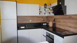 Großzügige Wohnung mit Terrasse und Gartenzugang - das komplette Erdgeschoß