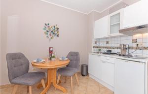 1 Bedroom Amazing Apartment In Vodice 