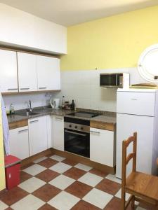 2 BD Apartment with stunning view