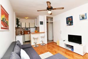 DeMass Apartment - Cozy, Free Parking and WiFi