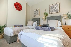 Host & Stay - Newington Road