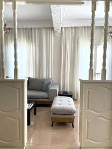 Zoe's House Skiathos. Centre of Skiathos - Punta