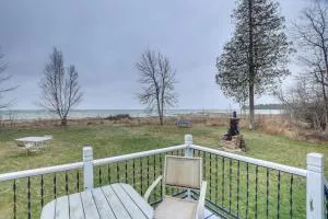 Serene Lakefront Baileys Harbor Home with Deck! - Jacksonport