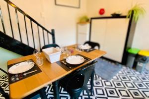 Maisons de vacances La Maison des Plantes, charmante, atypique et cosy pour 4 personnes avec parking et jardin : photos des chambres