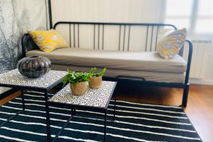 Maisons de vacances La Maison des Plantes, charmante, atypique et cosy pour 4 personnes avec parking et jardin : photos des chambres