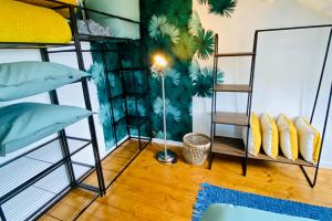 Maisons de vacances La Maison des Plantes, charmante, atypique et cosy pour 4 personnes avec parking et jardin : photos des chambres