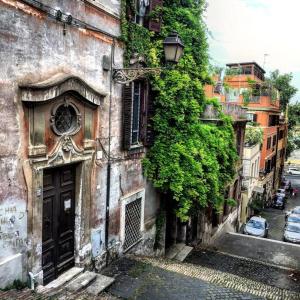 Nannì Vatican House