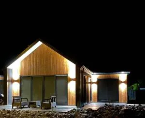 Studio 4 - NEW & Central - Mt Lyford