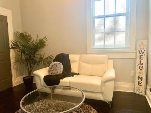 The Balcony on St Ann