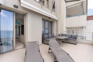 White Pearl Apartments