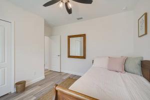 Sunny Coastal,3 BD, 2 BA, King Master Suite, Close to Ocean, Golfing , Fishing