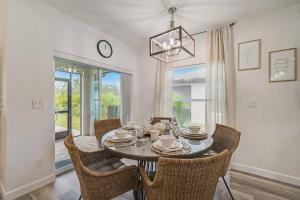 Sunny Coastal,3 BD, 2 BA, King Master Suite, Close to Ocean, Golfing , Fishing