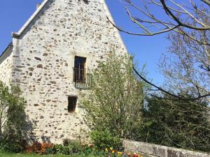 Maisons de vacances Gite Souvigne-sur-Sarthe, 3 pieces, 5 personnes - FR-1-410-191 : photos des chambres