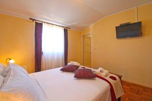 Family friendly house with a swimming pool Sisan, Medulin - 20775