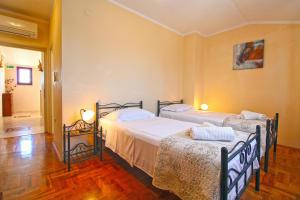 Family friendly house with a swimming pool Sisan, Medulin - 20775