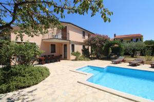 Family friendly house with a swimming pool Liznjan, Medulin - 20798