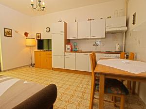 Apartments with parking space Banjole, Pula - 20813