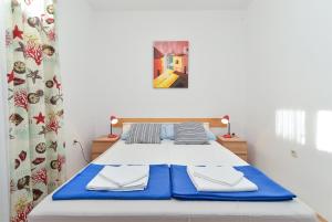 Apartments with parking space Stinjan, Pula - 20816