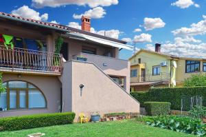 Apartments with a parking space Galizana, Fazana - 20823 