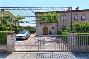 Apartments with a parking space Galizana, Fazana - 20823