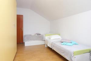 Family-friendly apartments with swimming pool Split - 21026