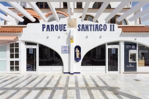 3 apartments 50m from the Las Americas Promenade with heated pool