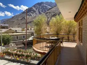 Kunzom Inn Tabo - Langja