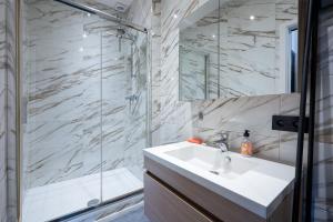 The Rabbit Hole Antwerp - Romantic apartment with adult playroom