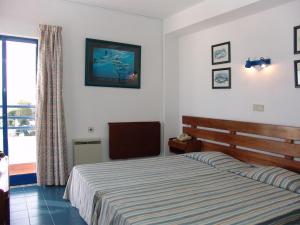 Twin Room with Balcony and Sea View room in Hotel da Gale