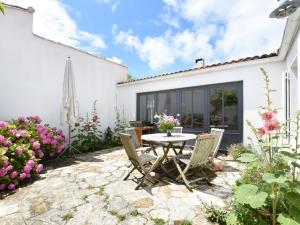 Maisons de vacances Maison Les Portes-en-Re, 4 pieces, 6 personnes - FR-1-434-67 : photos des chambres