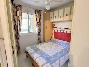 Appartements Appartement T3 - Parking - Piscine, Tennis, Proche Plages et Commerces - Six-Fours-les-Plages - FR-1-316-50 : photos des chambres