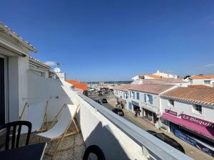 Appartement 2 pièces avec balcon, proche plage - FR-1-224B-563