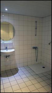 Hotels Adonis Lourdes - Notre Dame de la Sarte : photos des chambres
