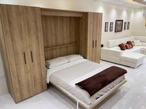 Sunrise Apt - Modern Studio Apt near the Beach