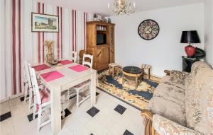 Amazing Home In Péronne With Kitchen