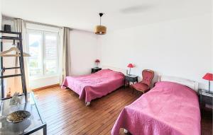 Amazing Home In Péronne With Kitchen