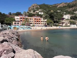 Appartements French Riviera 1 bedroom on the beach facing Cannes : photos des chambres