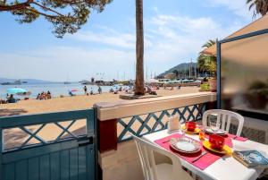 Appartements French Riviera 1 bedroom on the beach facing Cannes : photos des chambres