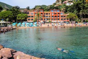 Appartements French Riviera 1 bedroom on the beach facing Cannes : photos des chambres