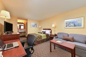 Queen Room - Non-Smoking room in Americas Best Value Inn San Jose