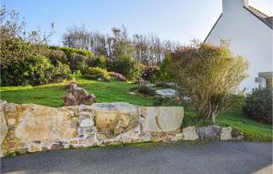 Maisons de vacances 3 Bedroom Nice Home In Kerbors : photos des chambres