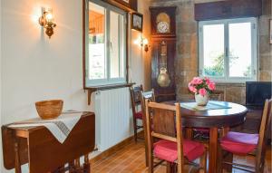 Maisons de vacances 3 Bedroom Nice Home In Kerbors : photos des chambres